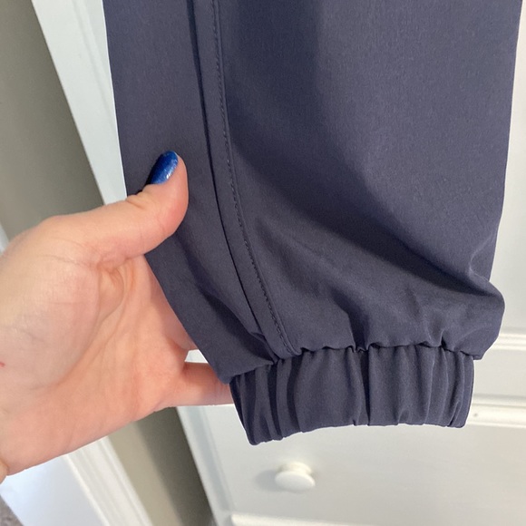 Woman’s all in motion lined joggers - Picture 4 of 12